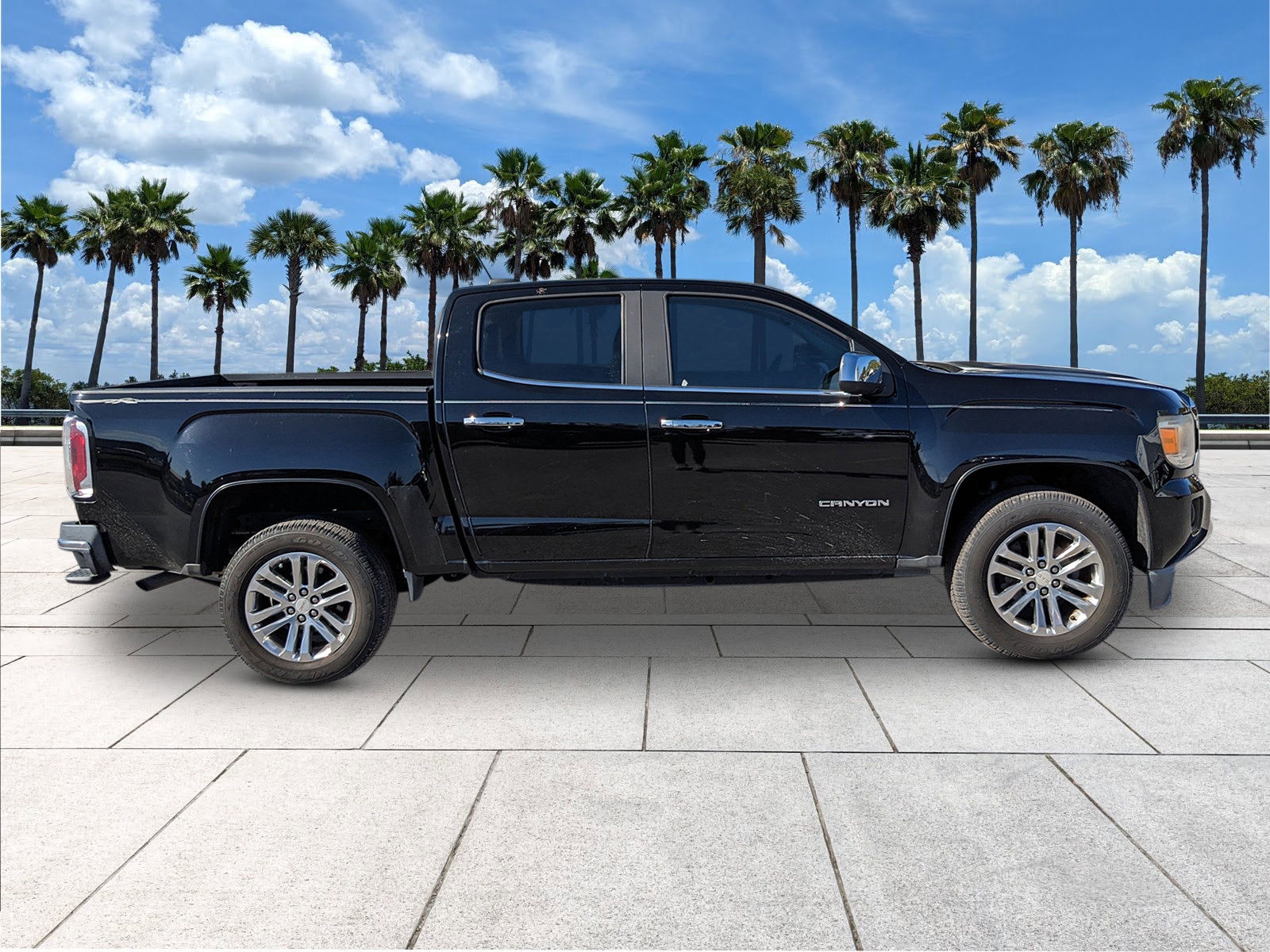Used 2016 GMC Canyon SLT w/ Driver Alert Package image 9