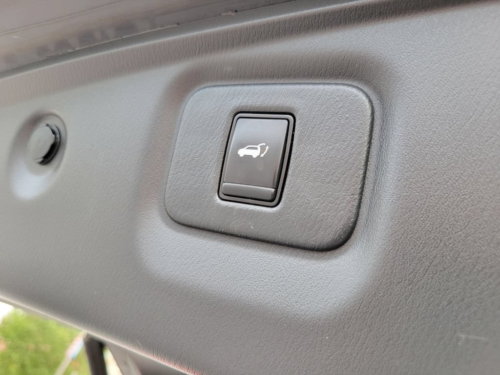 Used 2018 Nissan Pathfinder SL w/ Midnight Edition Package AWD/4WD image 32