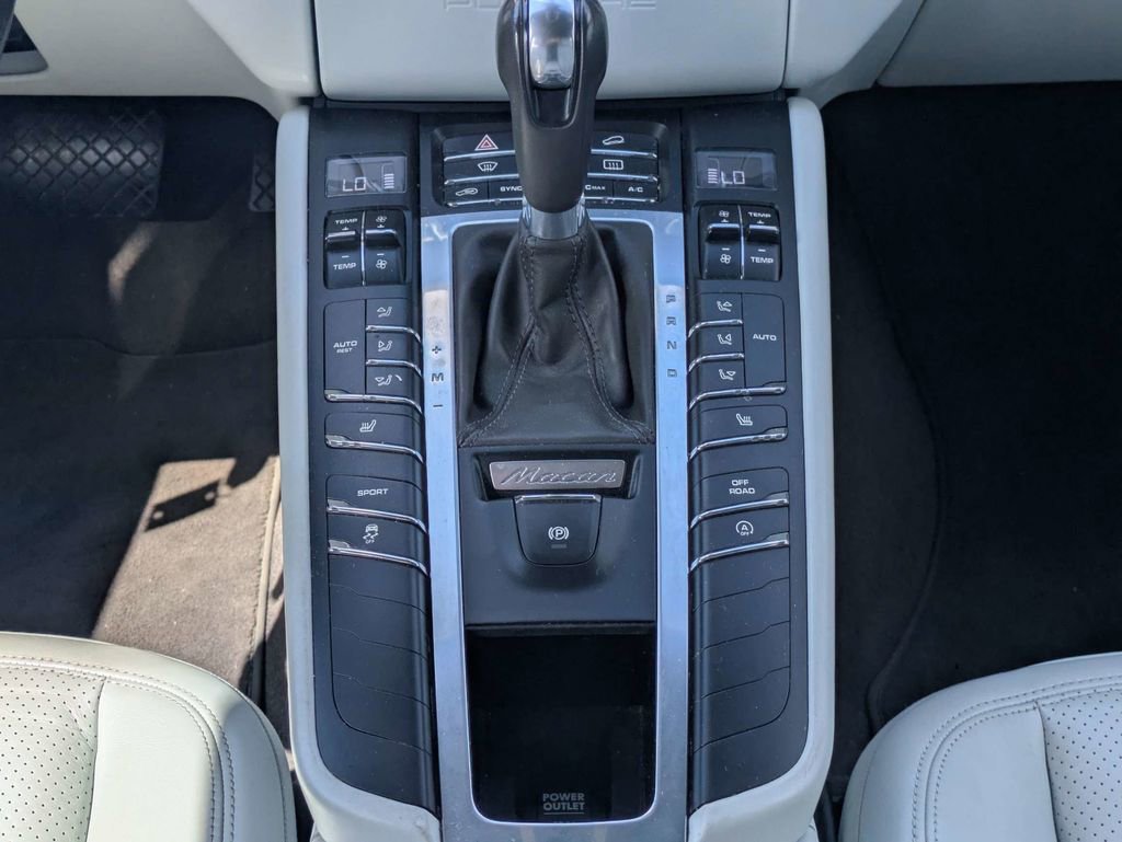 Used 2016 Porsche Macan S AWD/4WD image 21