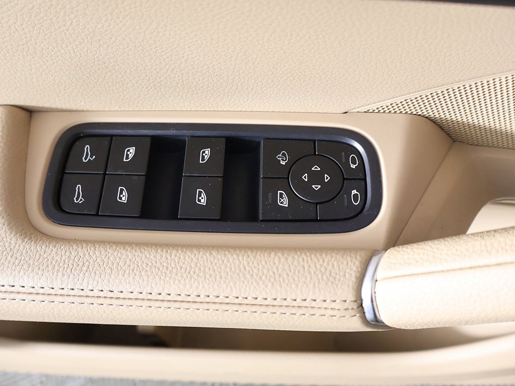 Used 2023 Porsche Cayenne Platinum Edition image 37