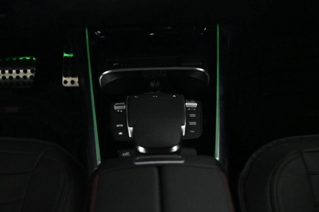 Used 2022 Mercedes-Benz GLB 35 AMG 4MATIC image 14