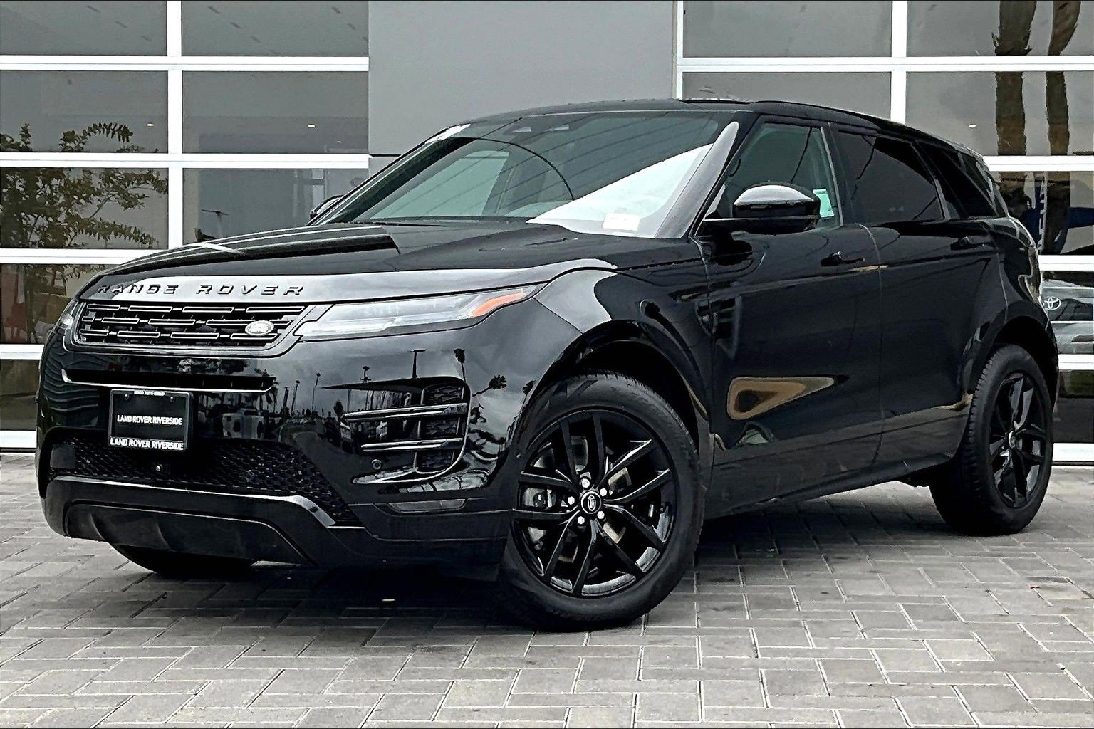 Used 2024 Land Rover Range Rover Evoque Dynamic SE