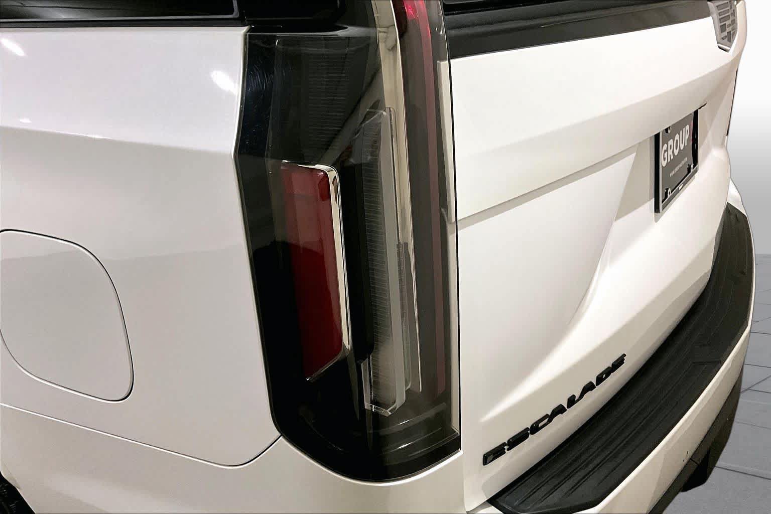 Used 2021 Cadillac Escalade Sport w/ Driver Assist Tech Package AWD/4WD image 27