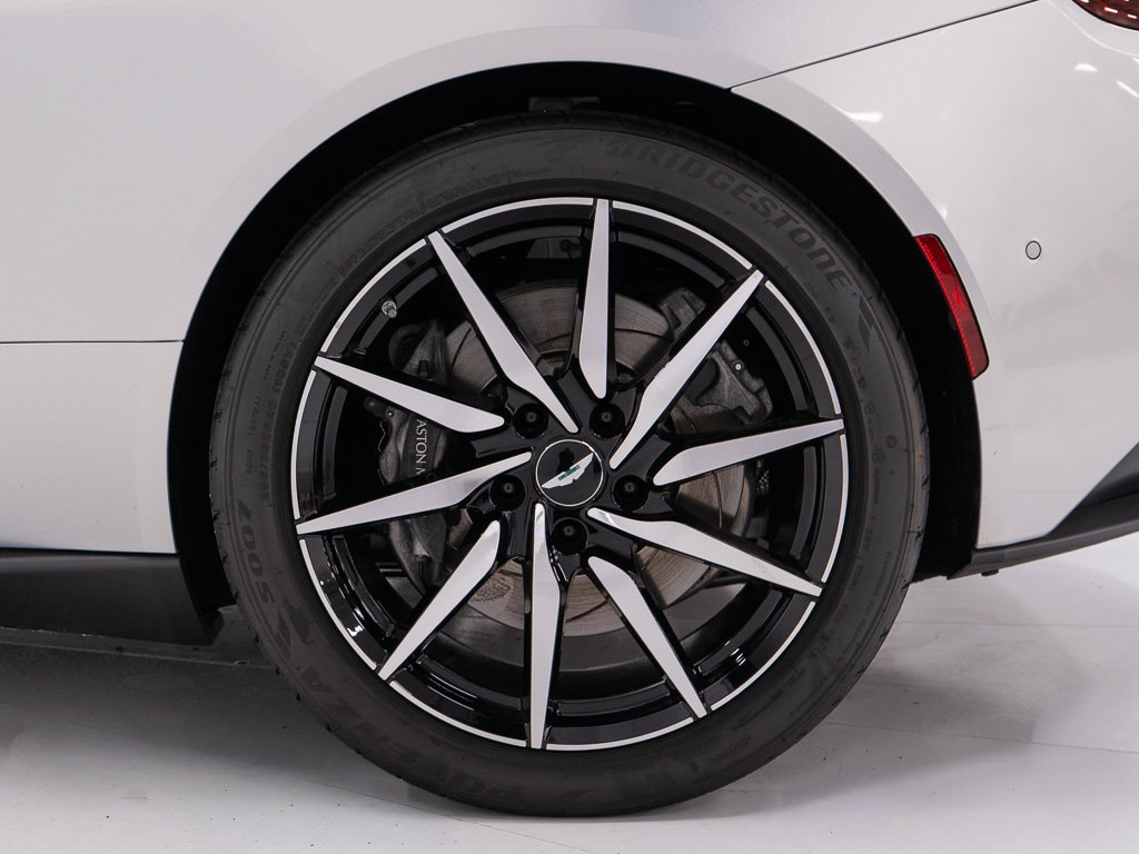 Used 2020 Aston Martin DB11 Volante RWD image 47