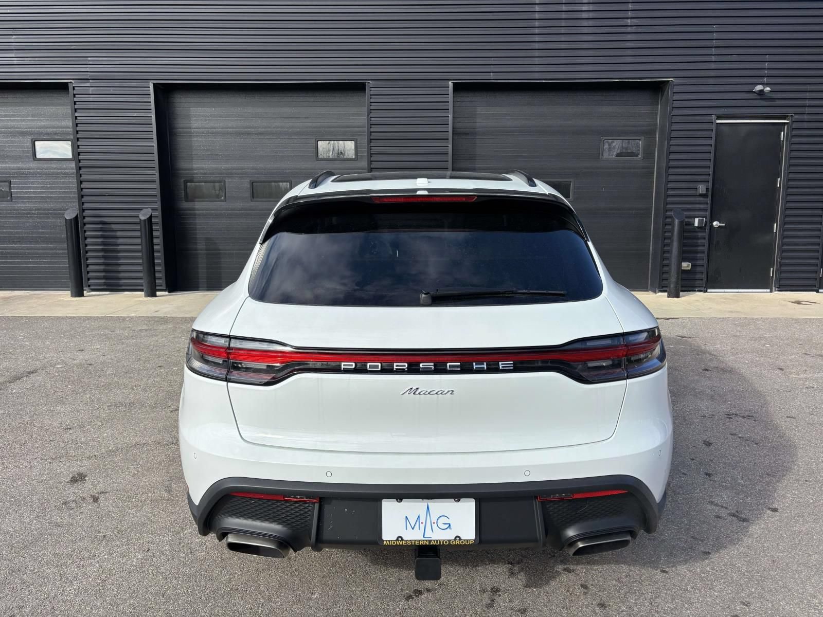 New 2026 Porsche Macan AWD/4WD image 9