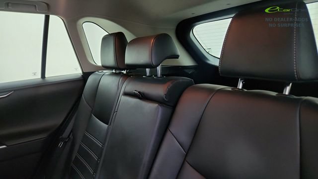 Used 2019 Toyota RAV4 Limited FWD image 31