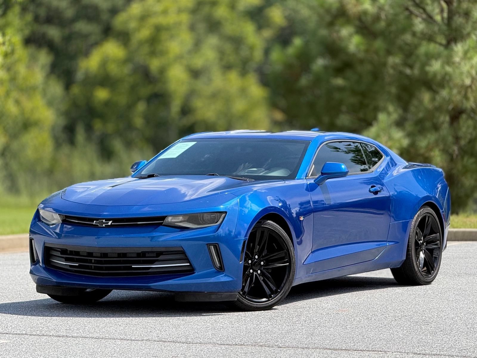 Used 2017 Chevrolet Camaro LT RWD image 8