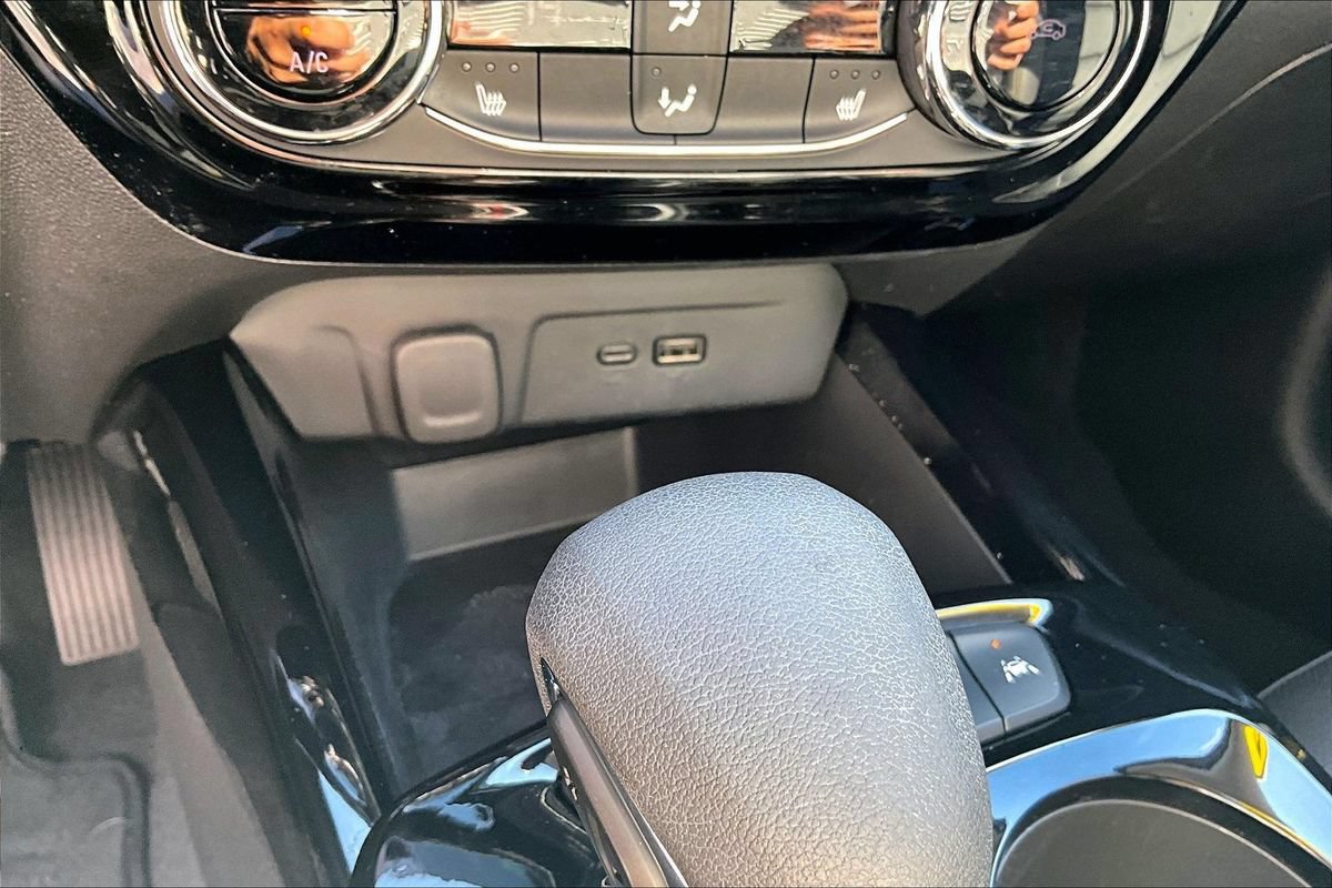 Used 2024 Chevrolet Trax ACTIV w/ Driver Confidence Package FWD image 16