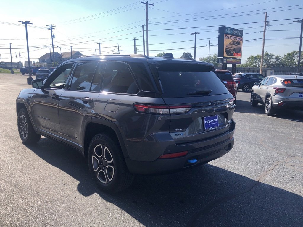 Used 2023 Jeep Grand Cherokee Trailhawk image 3
