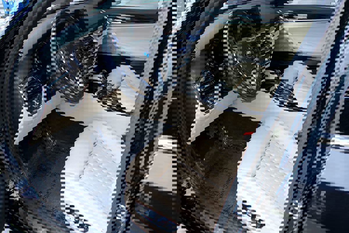 Used 2017 BMW 530i RWD image 14