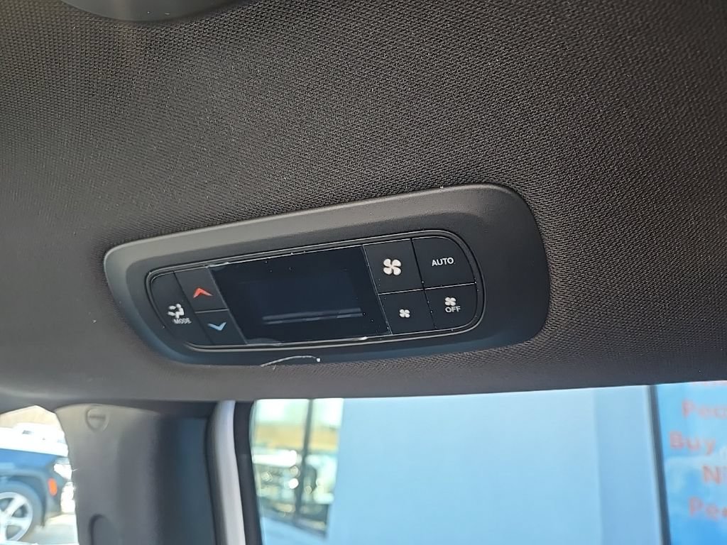 New 2026 Chrysler Pacifica Select w/ S Appearance Package AWD/4WD image 99
