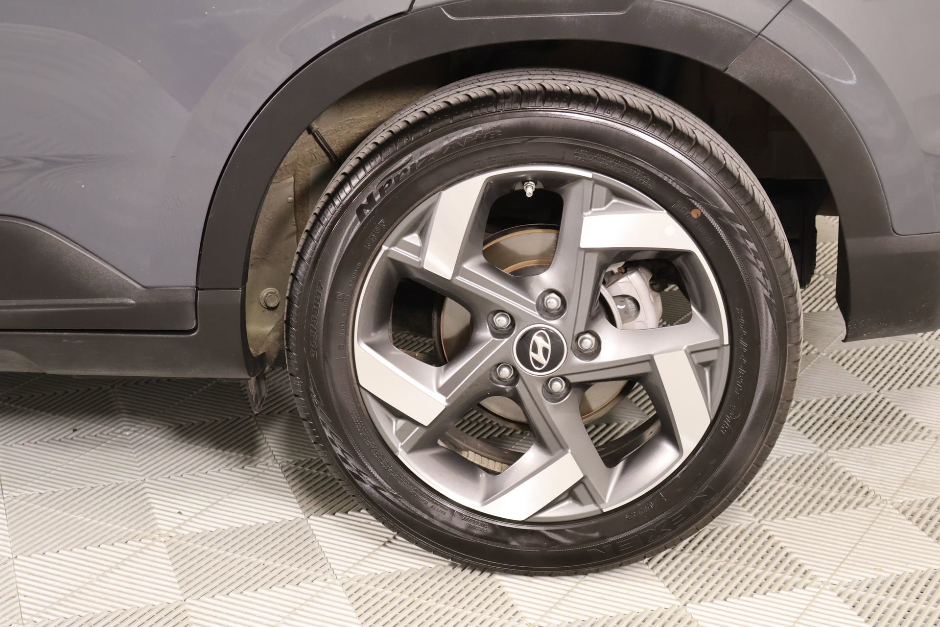 Used 2025 Hyundai Venue SEL FWD image 18