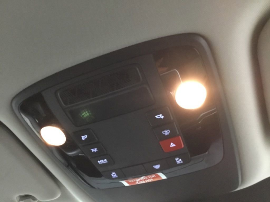 Used 2025 Kia Carnival image 31