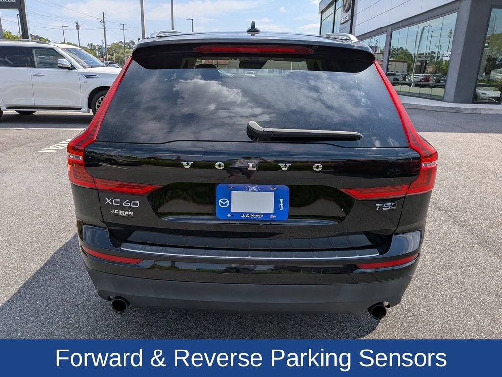 Used 2018 Volvo XC60 T5 Momentum w/ Vision Package image 5