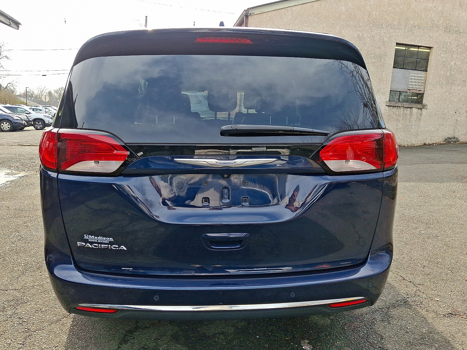 Used 2017 Chrysler Pacifica Touring-L Plus image 8