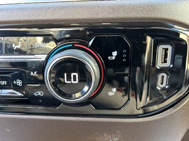 Used 2022 Chevrolet Silverado 1500 LT w/ Convenience Package II AWD/4WD image 35