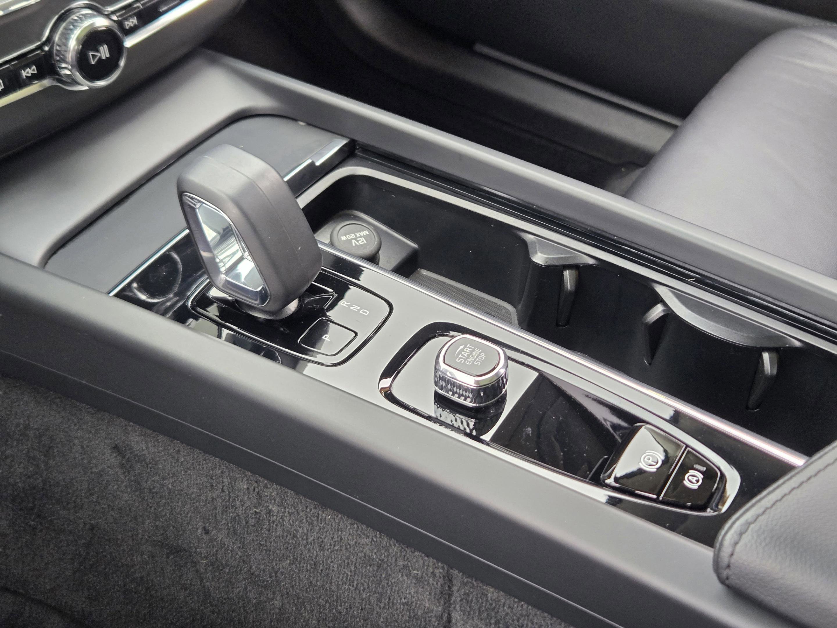 Used 2023 Volvo XC60 B5 Core w/ Climate Package image 28