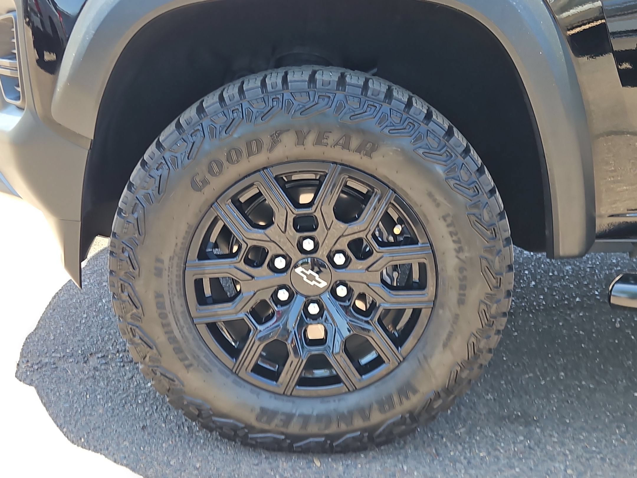 Used 2025 Chevrolet Colorado Trail Boss AWD/4WD image 10