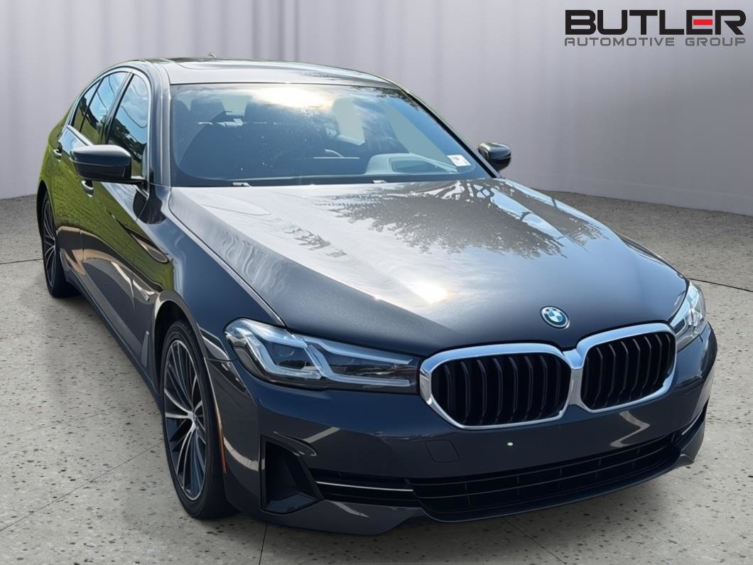 Used 2023 BMW 530e w/ Premium Package RWD image 5