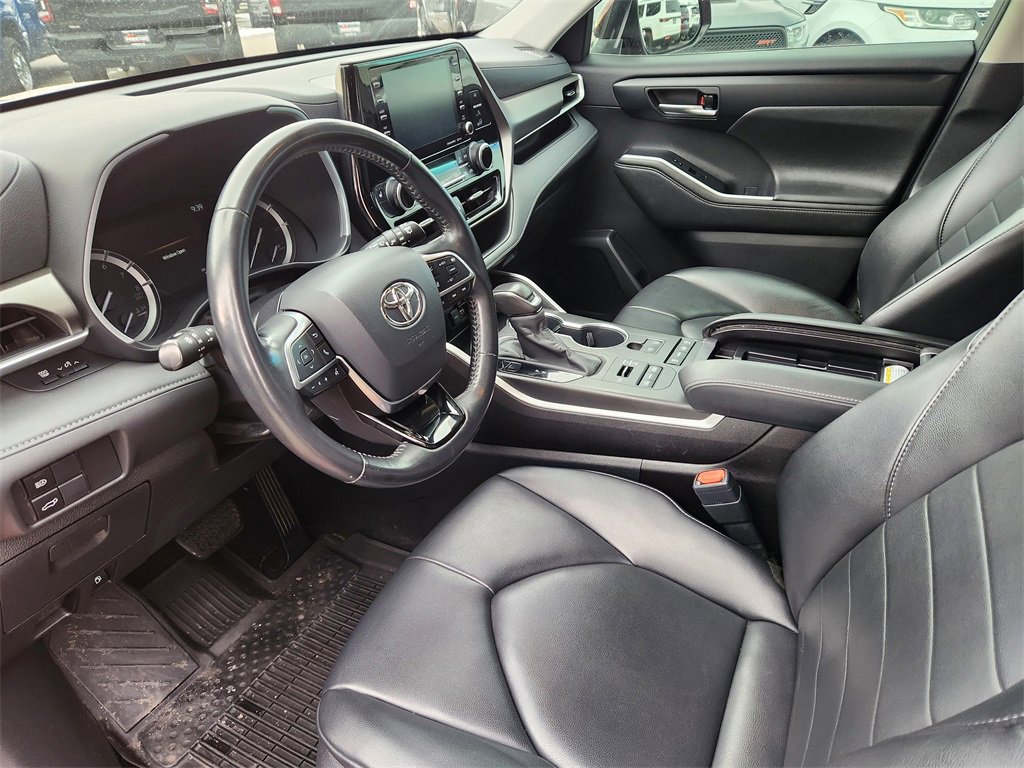Used 2020 Toyota Highlander XLE image 7