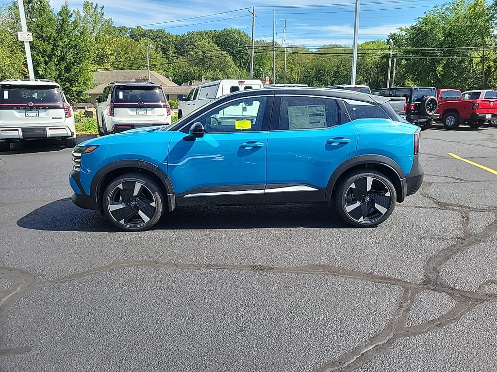 New 2025 Nissan Kicks SR w/ SR Premium Package image 2