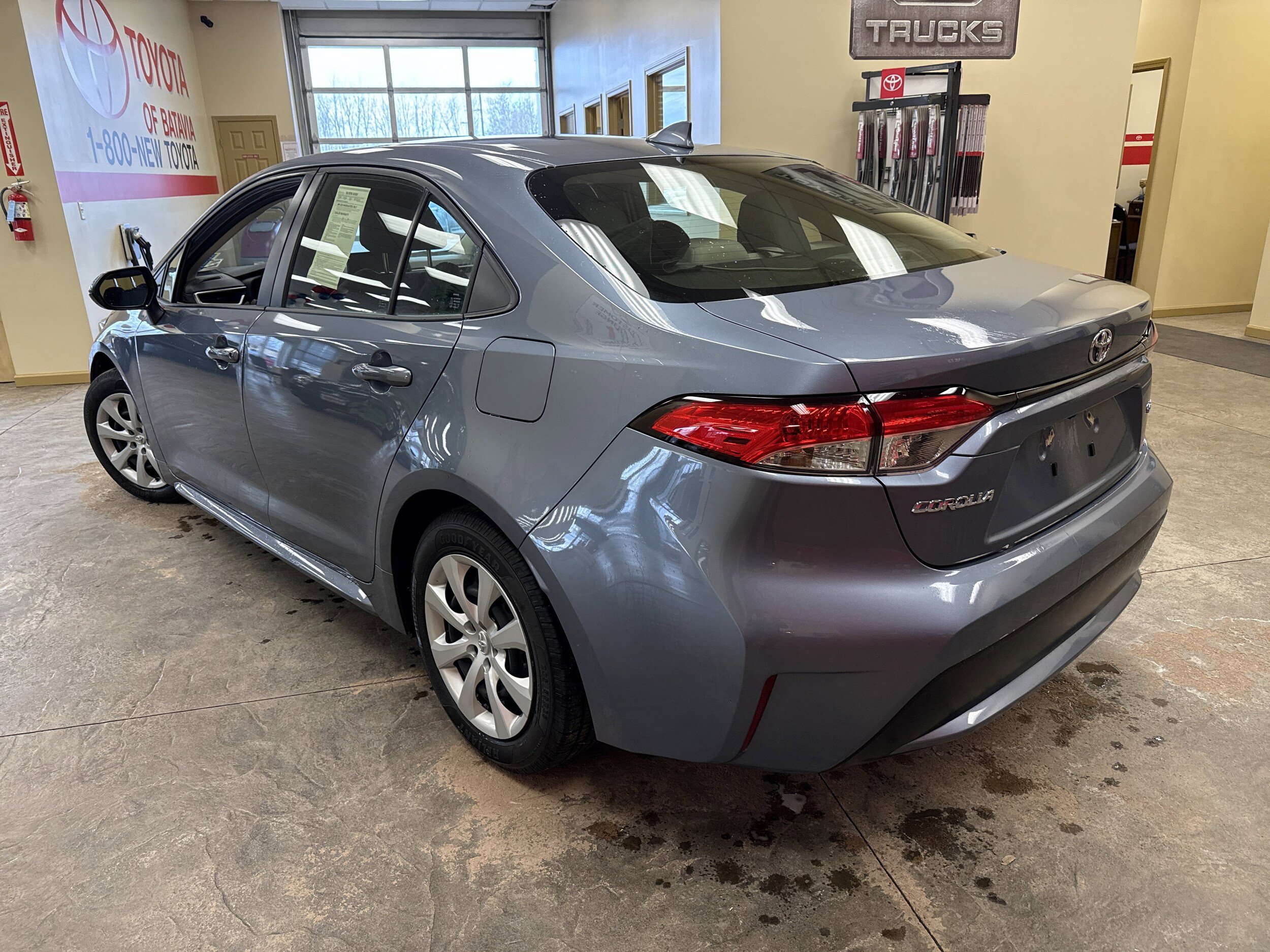 Used 2022 Toyota Corolla LE FWD image 7