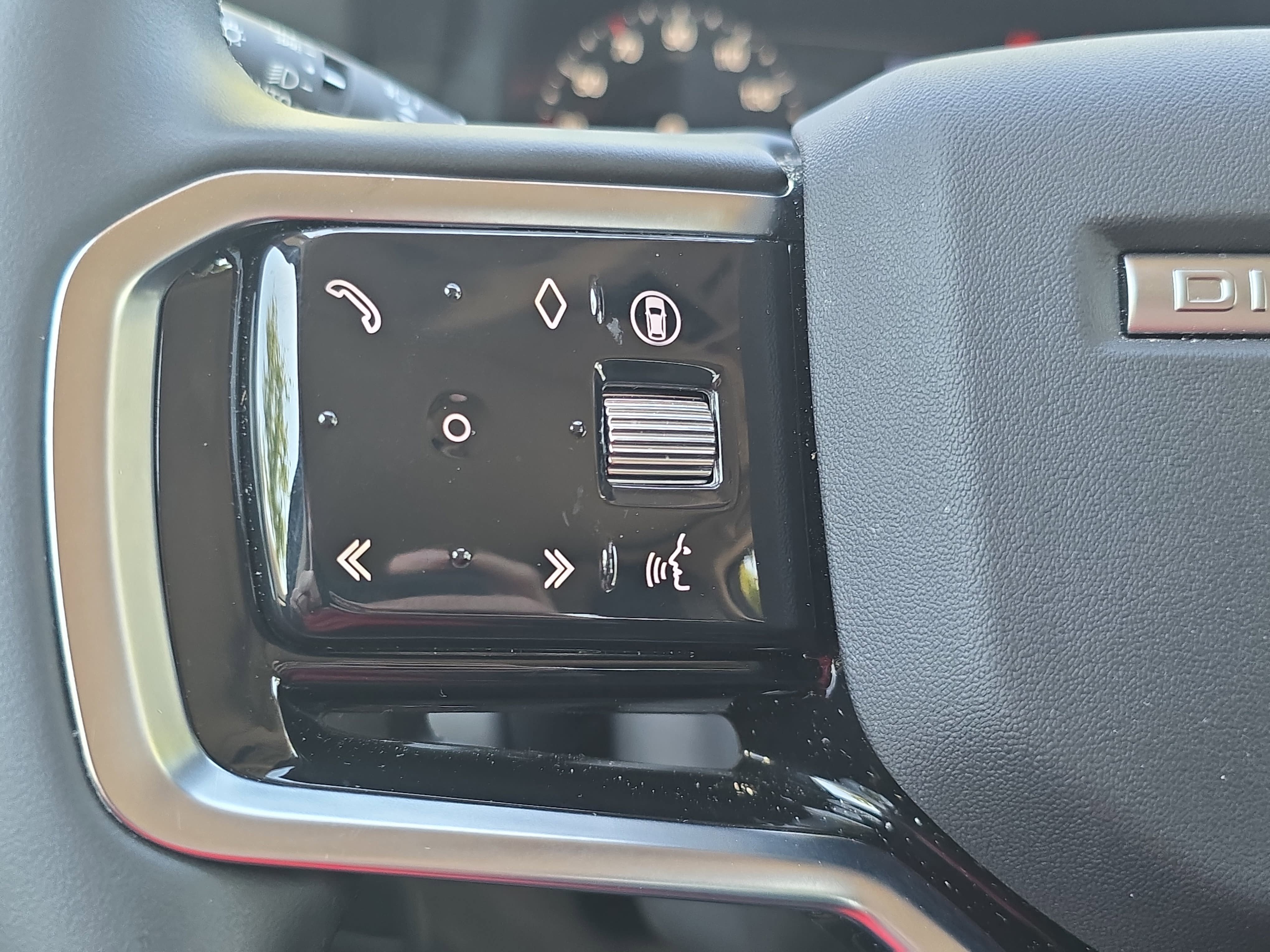 Certified 2025 Land Rover Discovery Sport S AWD/4WD image 17