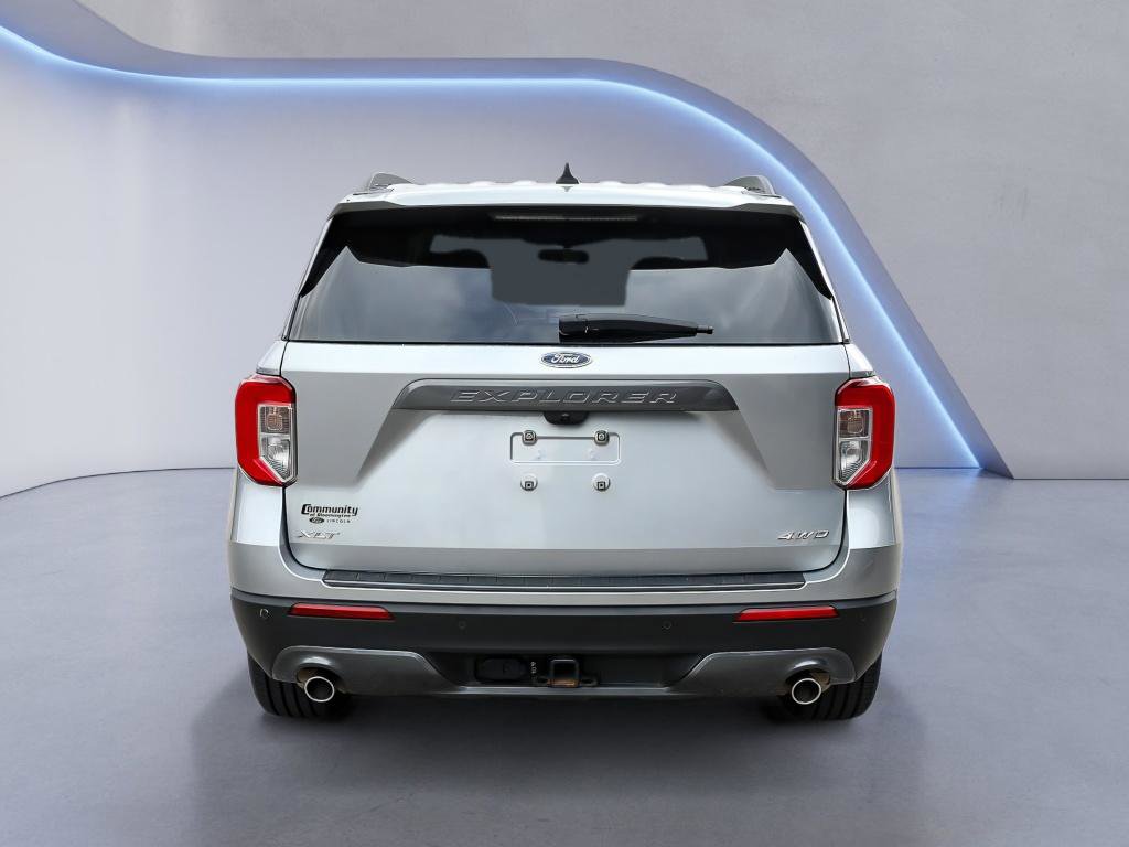 Used 2023 Ford Explorer XLT w/ Equipment Group 202A image 5