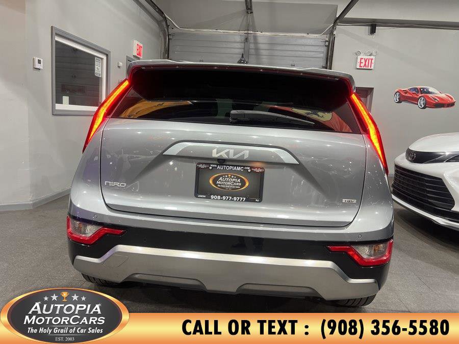 Used 2023 Kia Niro EX Touring FWD image 37