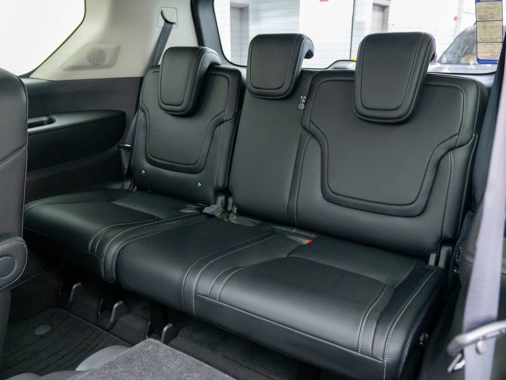 New 2026 INFINITI QX80 Pure w/ Cargo Package AWD/4WD image 17