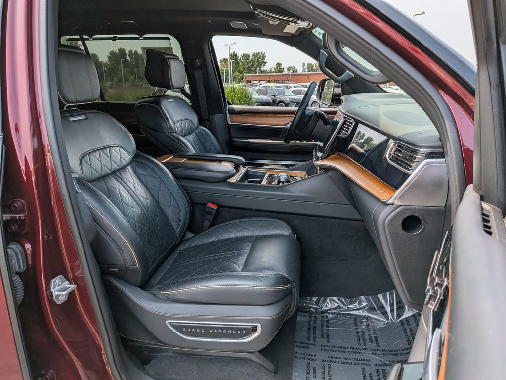 Used 2024 Jeep Grand Wagoneer L Series III AWD/4WD image 26