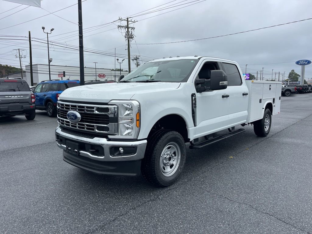 New 2025 Ford F350 XL w/ XL Chrome Package
