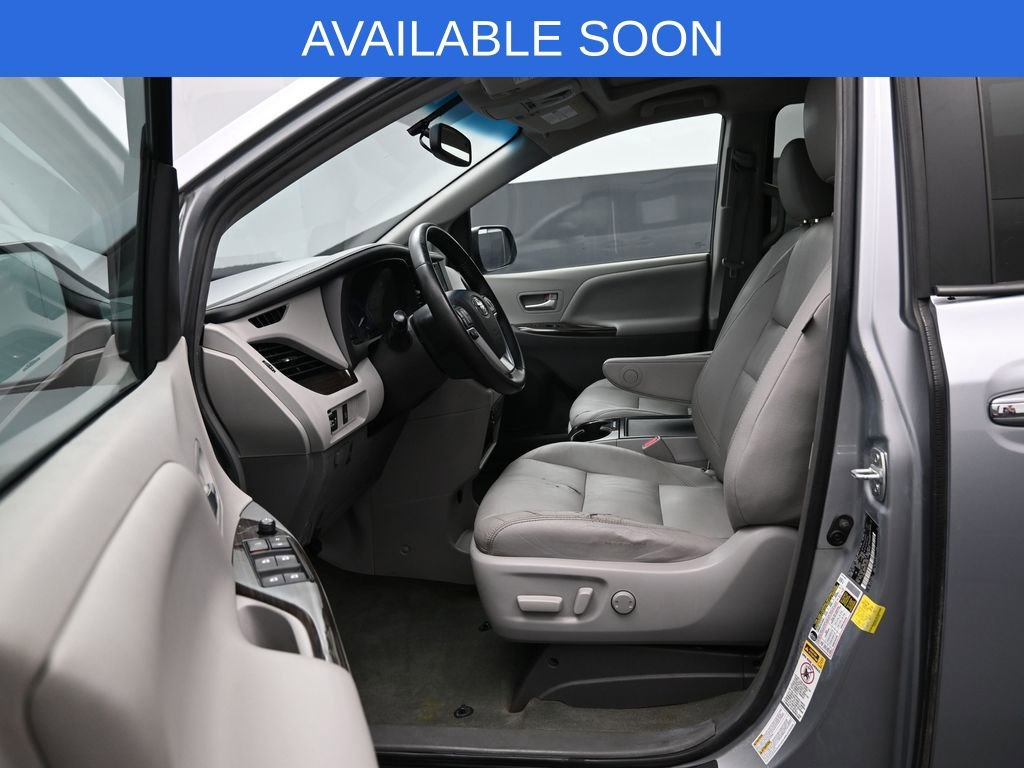 Used 2015 Toyota Sienna XLE AWD/4WD image 9