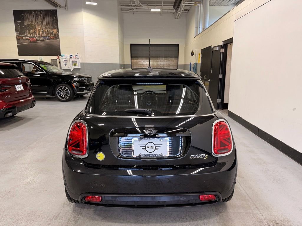 Certified 2024 MINI Cooper SE FWD image 4
