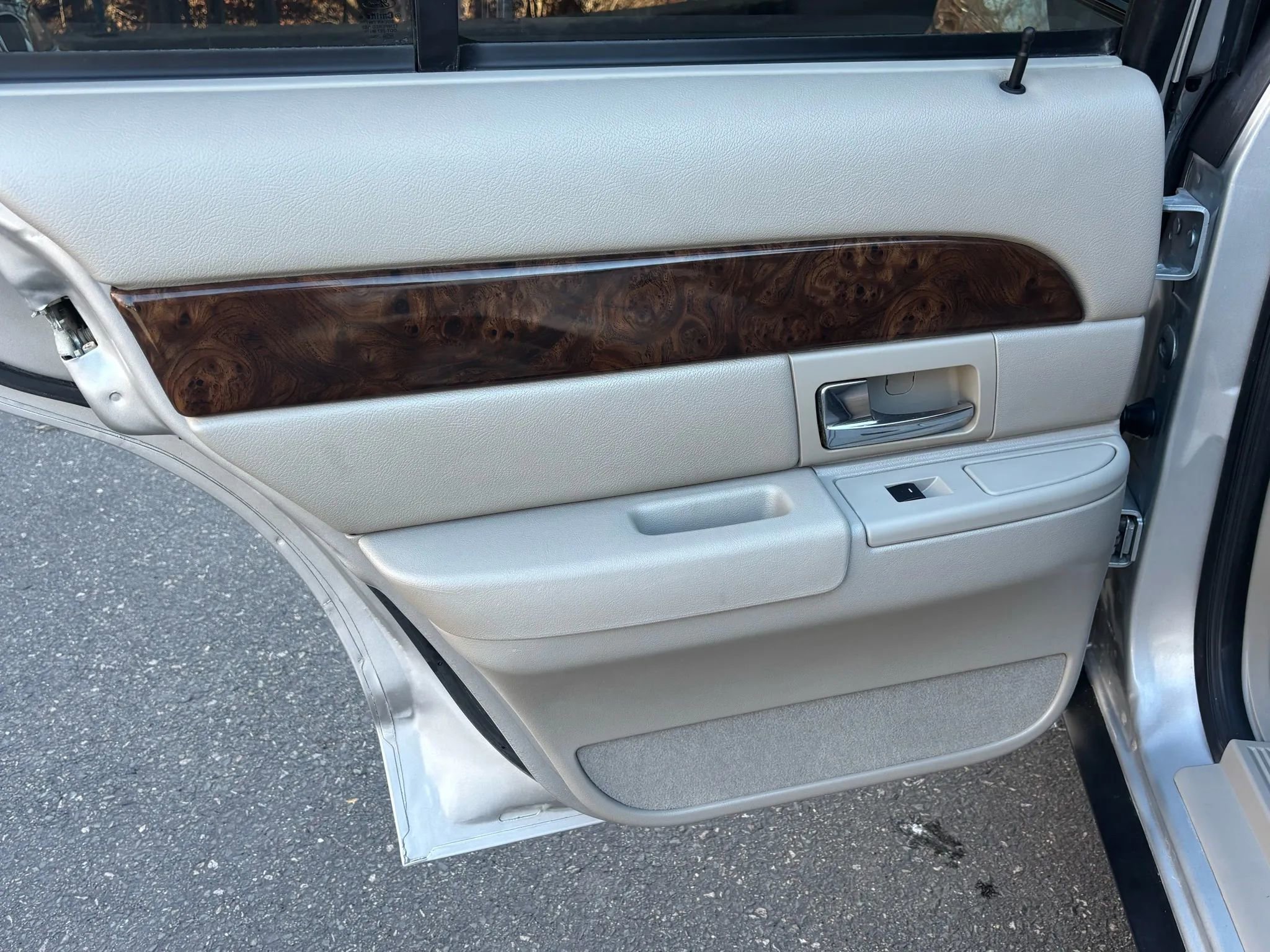 Used 2009 Mercury Grand Marquis LS image 15