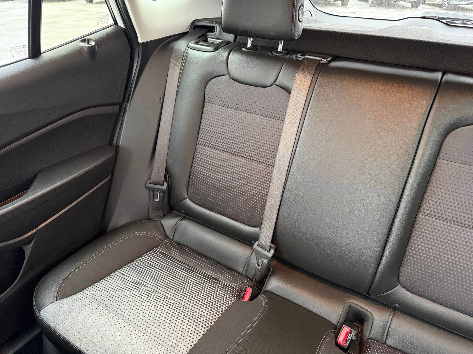 Used 2025 Chevrolet Trax LT image 37