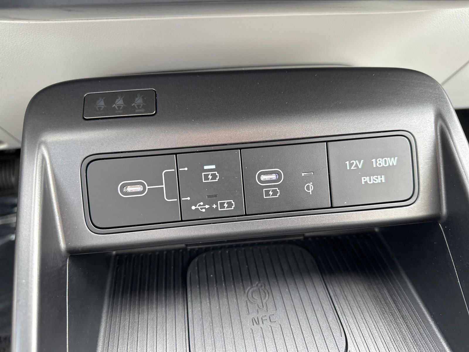 Used 2025 Hyundai Kona Limited image 56