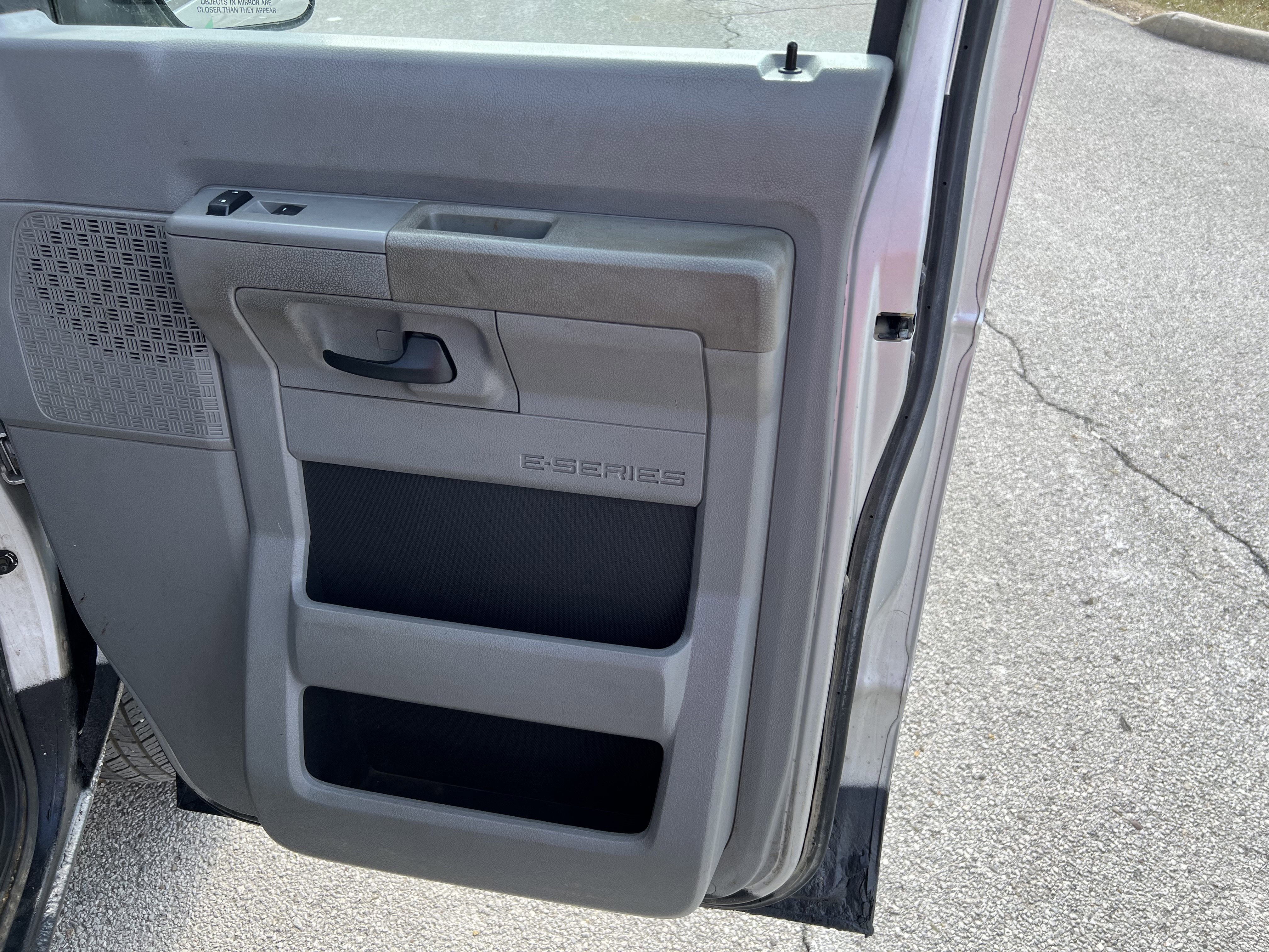 Used 2011 Ford E-250 and Econoline 250 Extended w/ Commercial Cargo Van Pkg image 31