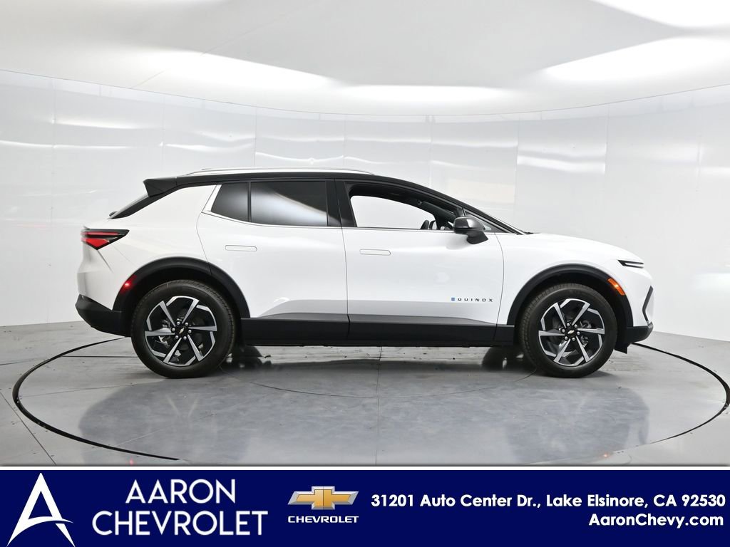 New 2026 Chevrolet Equinox EV LT image 32