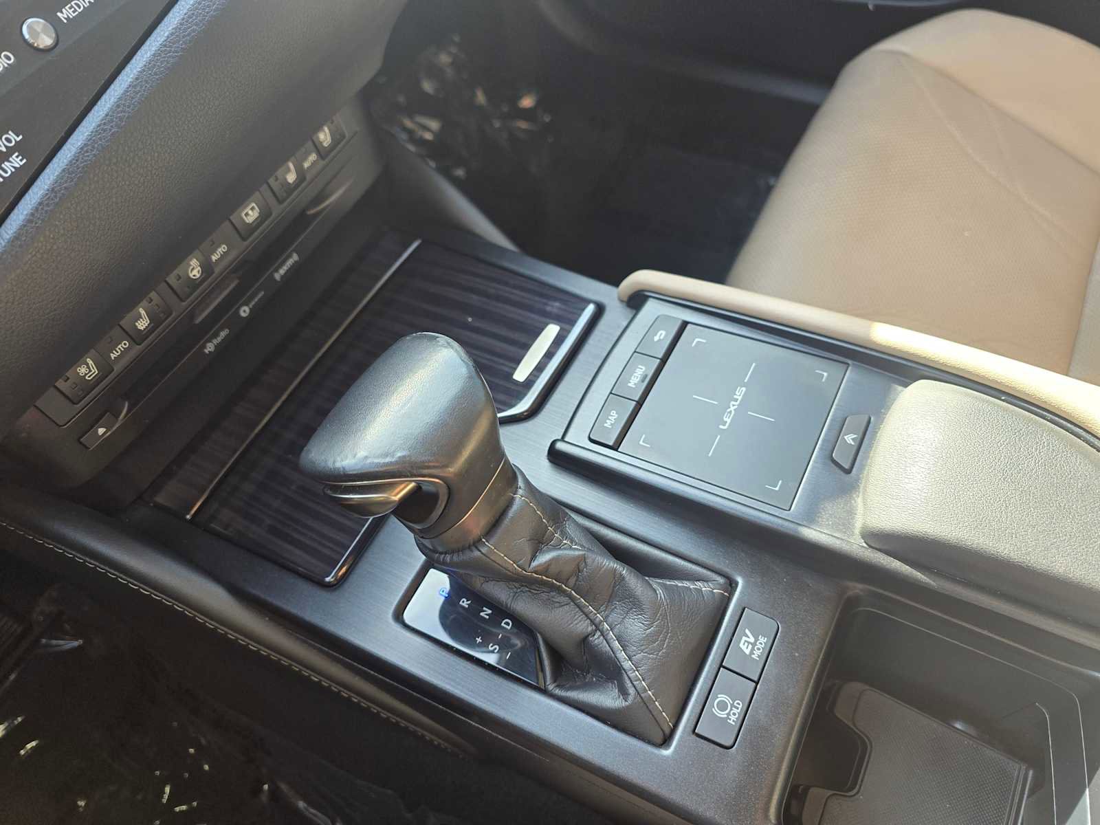 Used 2019 Lexus ES 300h image 32