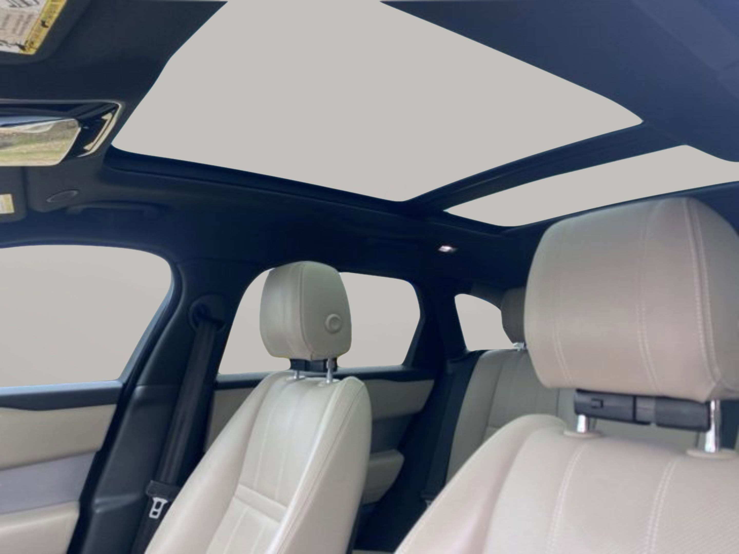 Used 2021 Land Rover Range Rover Velar R-Dynamic S image 13