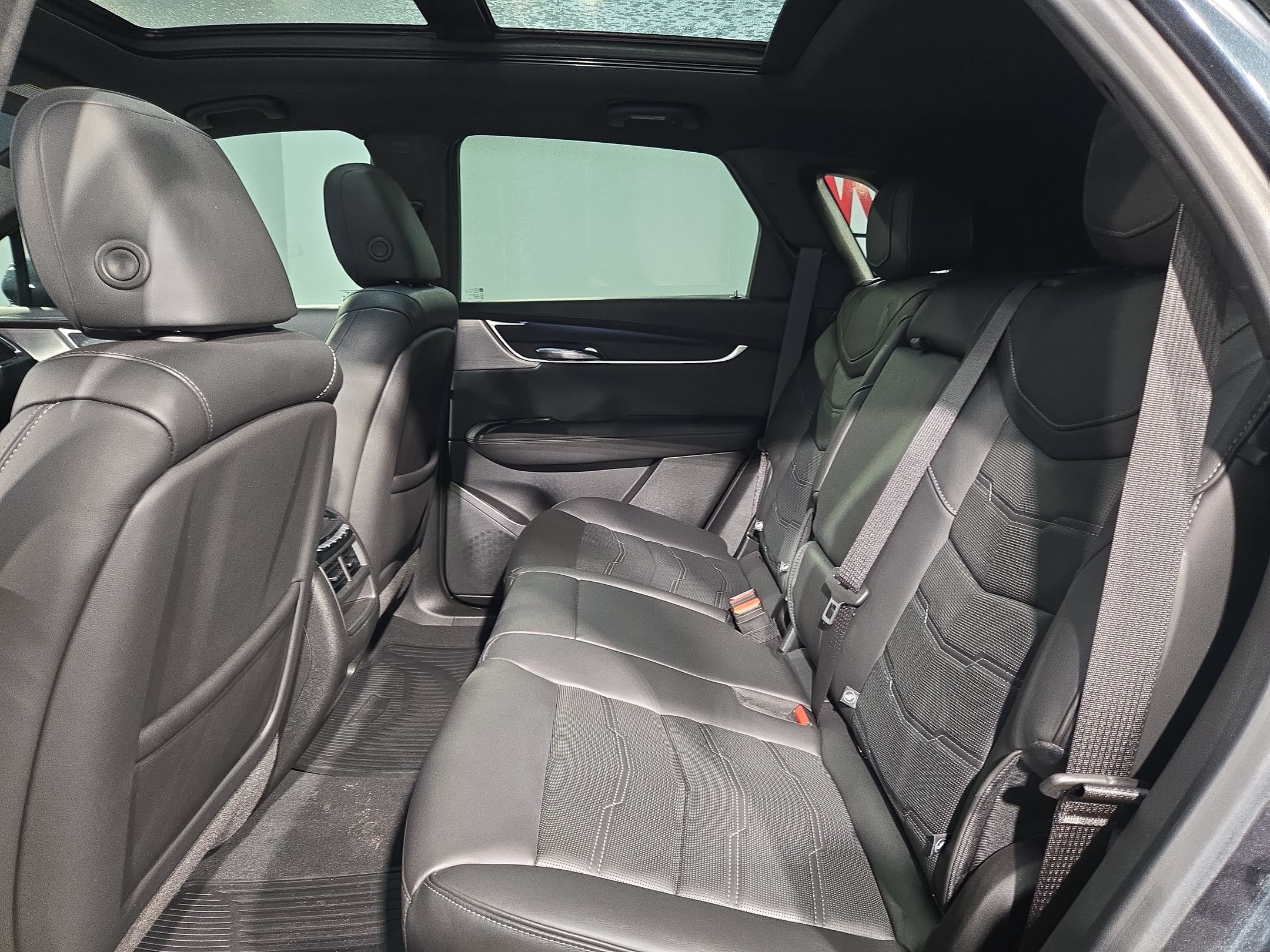Used 2021 Cadillac XT5 Sportv w/ Platinum Package AWD/4WD image 35