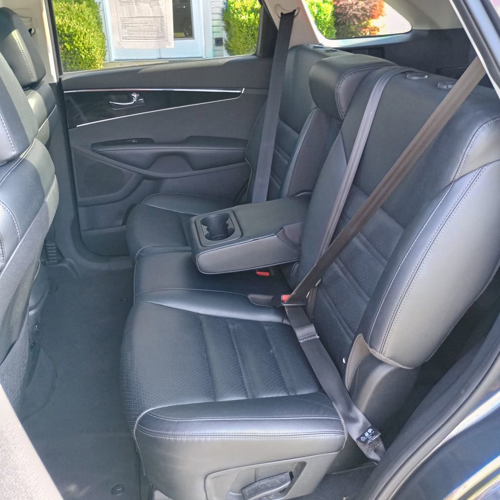 Used 2020 Kia Sorento EX image 18