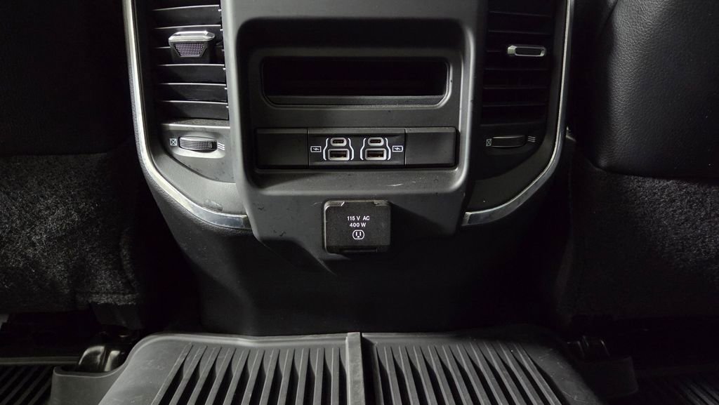 Used 2022 RAM 3500 Laramie w/ Night Edition image 33