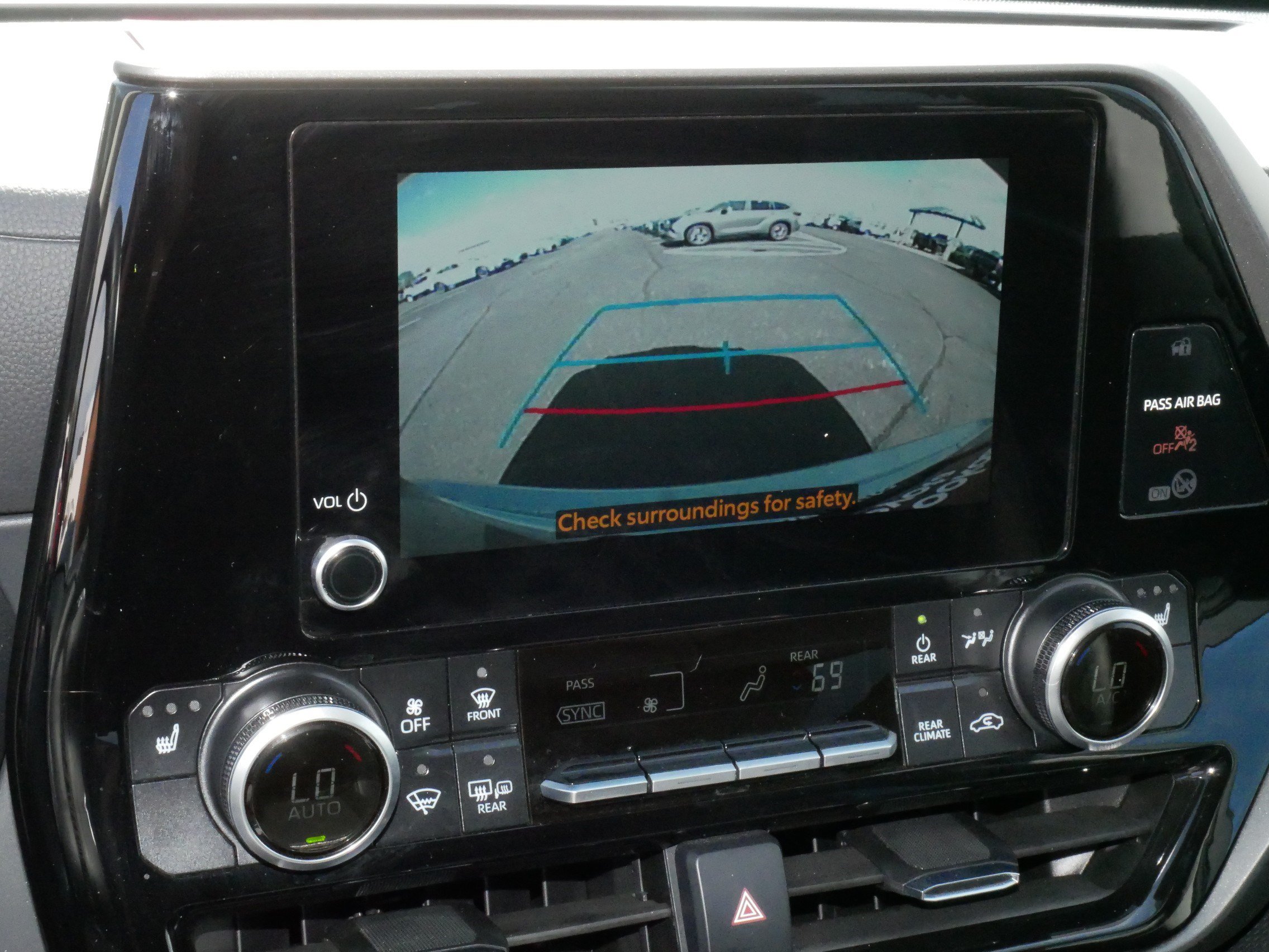 Used 2025 Toyota Highlander XLE AWD/4WD image 31