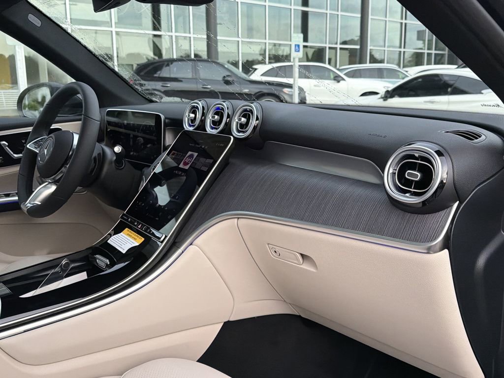 New 2026 Mercedes-Benz GLC 300 4MATIC image 19