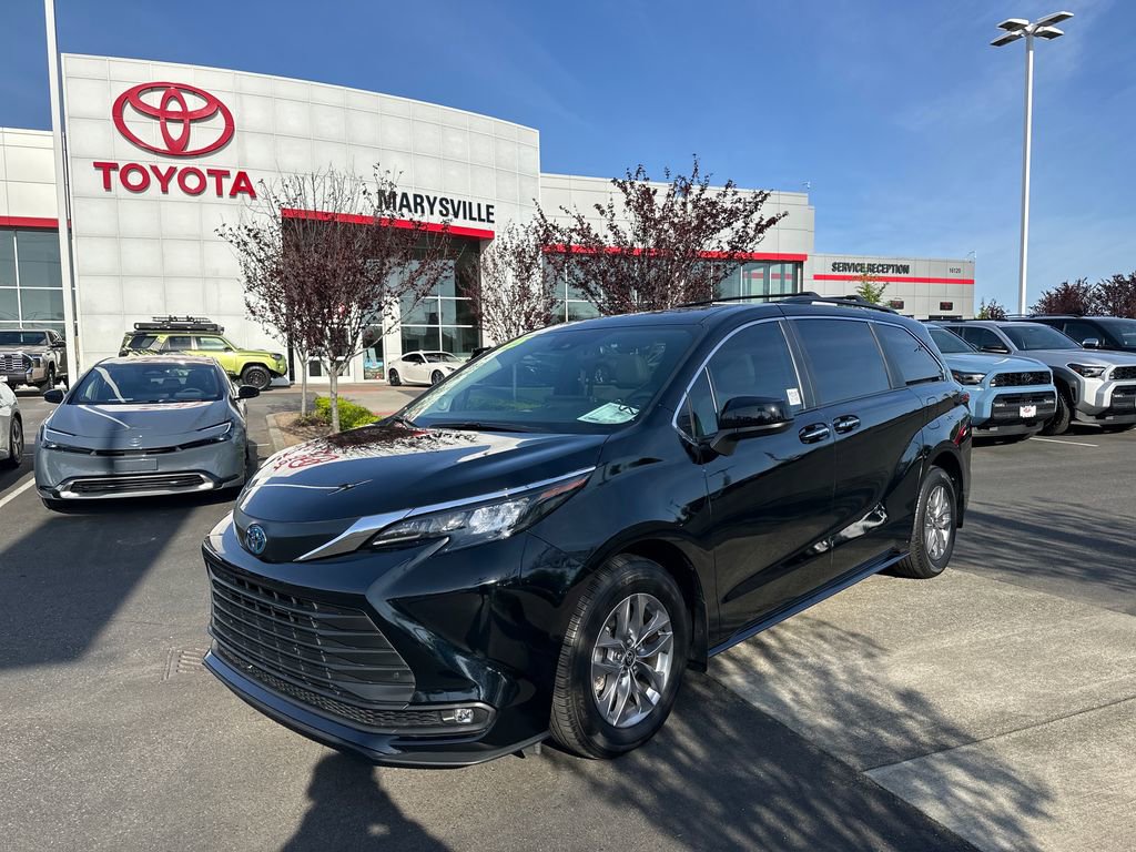 Certified 2025 Toyota Sienna XLE w/ XLE Plus Package