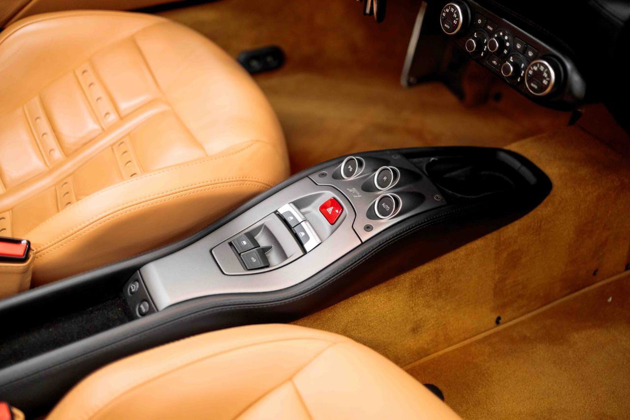 Used 2013 Ferrari 458 Spider RWD image 59