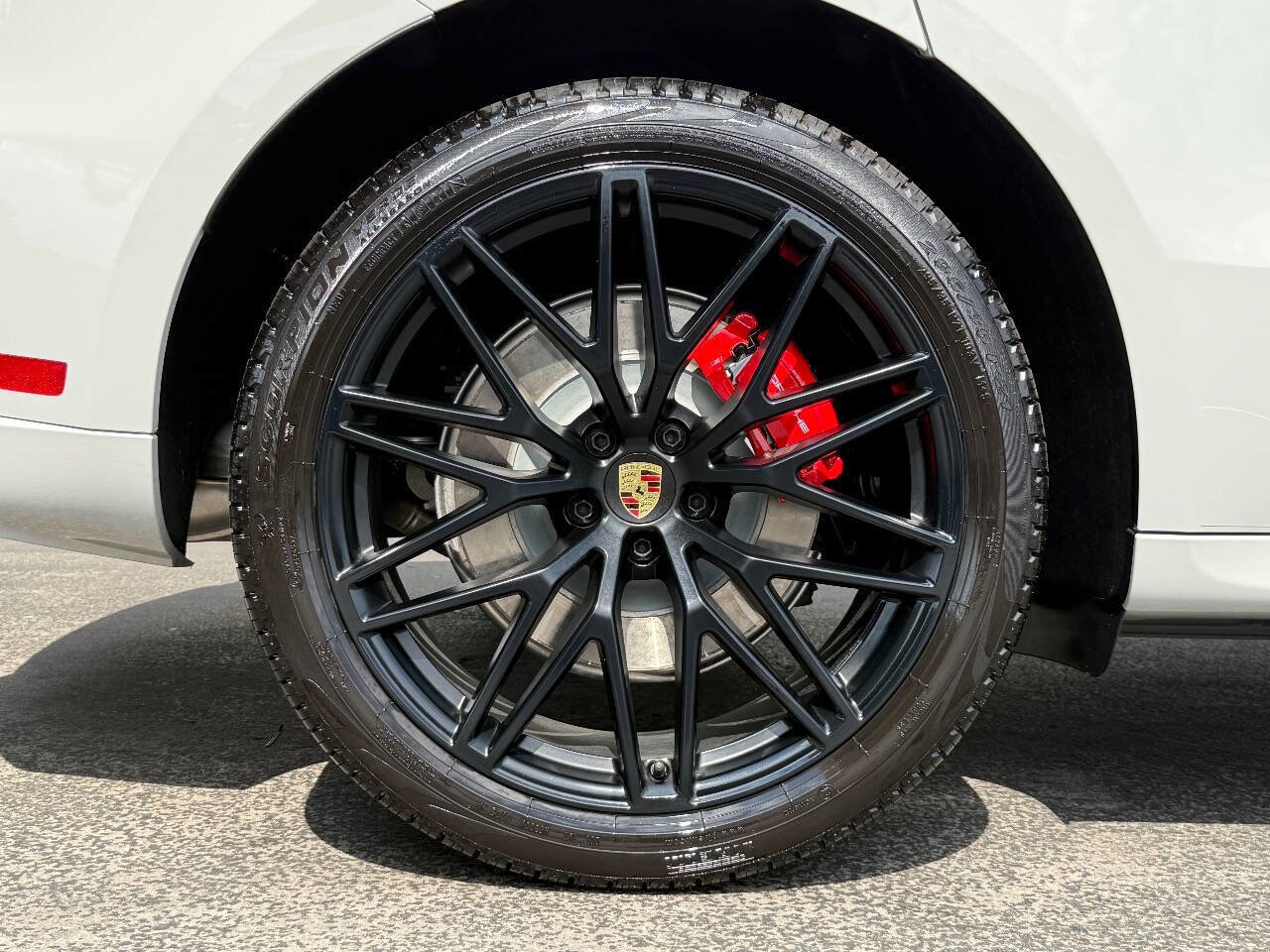 Used 2025 Porsche Macan GTS image 12