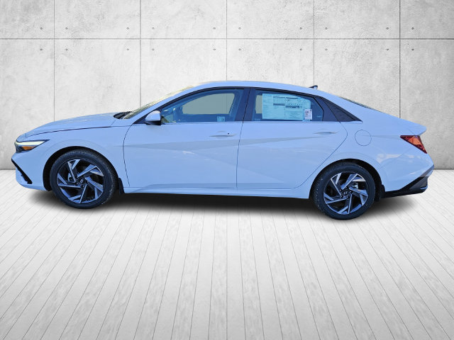 Certified 2025 Hyundai Elantra SEL FWD image 3